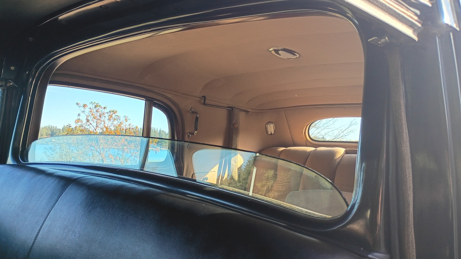 Cadillac-Series-90-1938-Town-Car-24