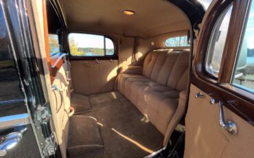 Cadillac-Series-90-1938-Town-Car-28