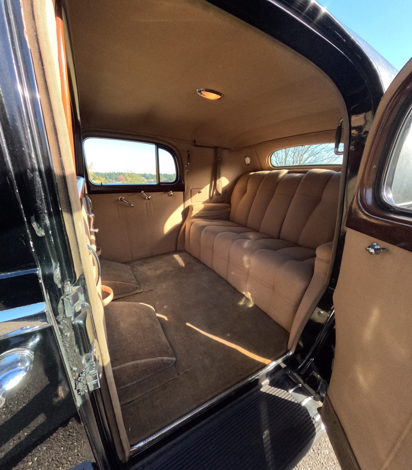 Cadillac-Series-90-1938-Town-Car-29