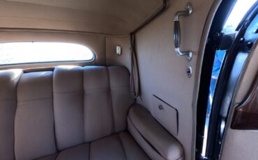 Cadillac-Series-90-1938-Town-Car-31