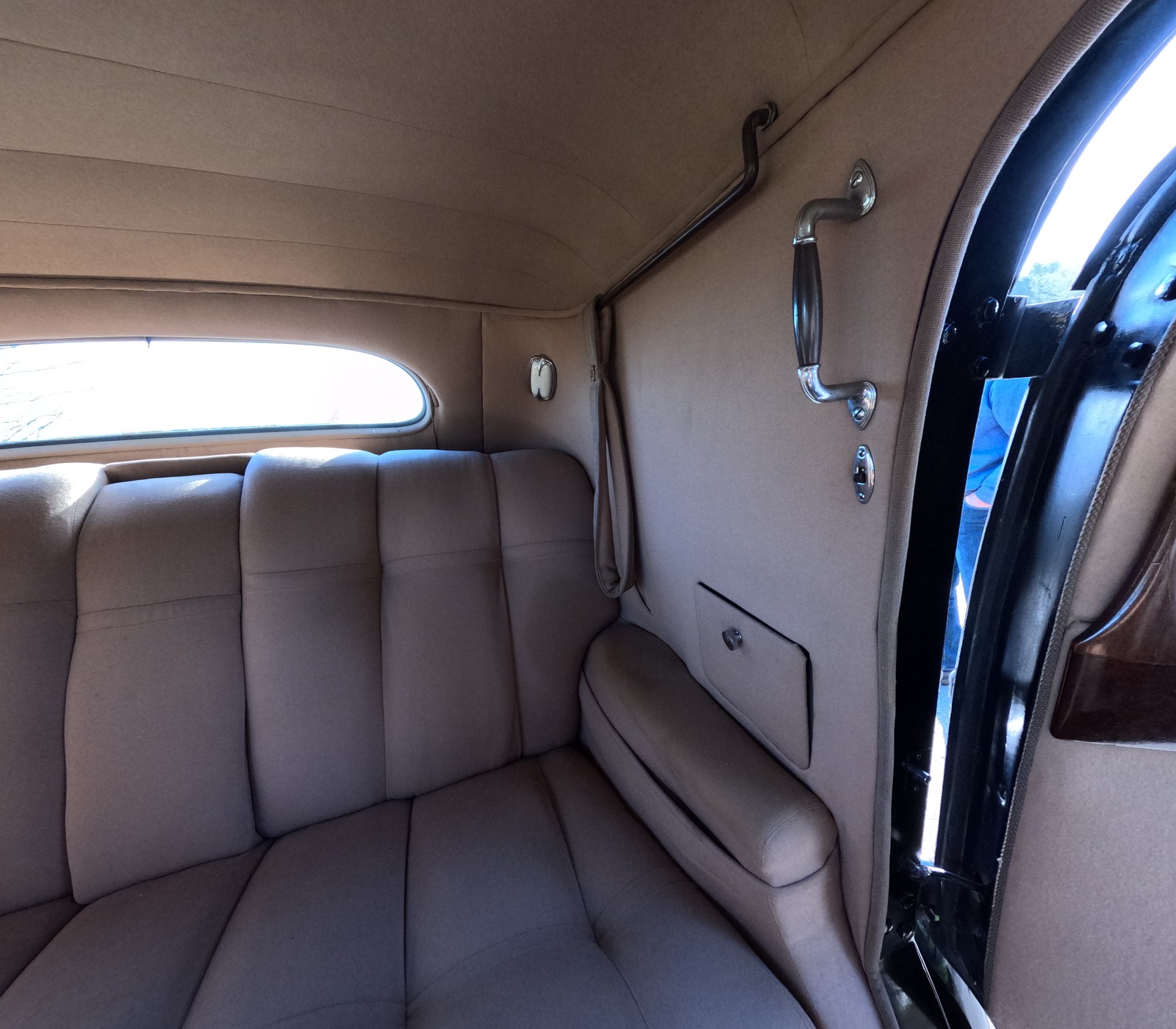 Cadillac-Series-90-1938-Town-Car-31