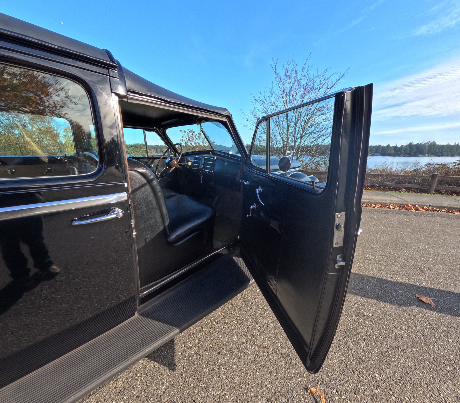 Cadillac-Series-90-1938-Town-Car-33