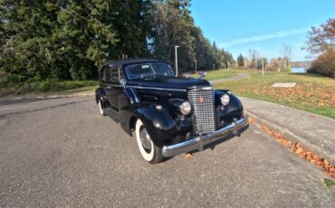 Cadillac-Series-90-1938-Town-Car-4