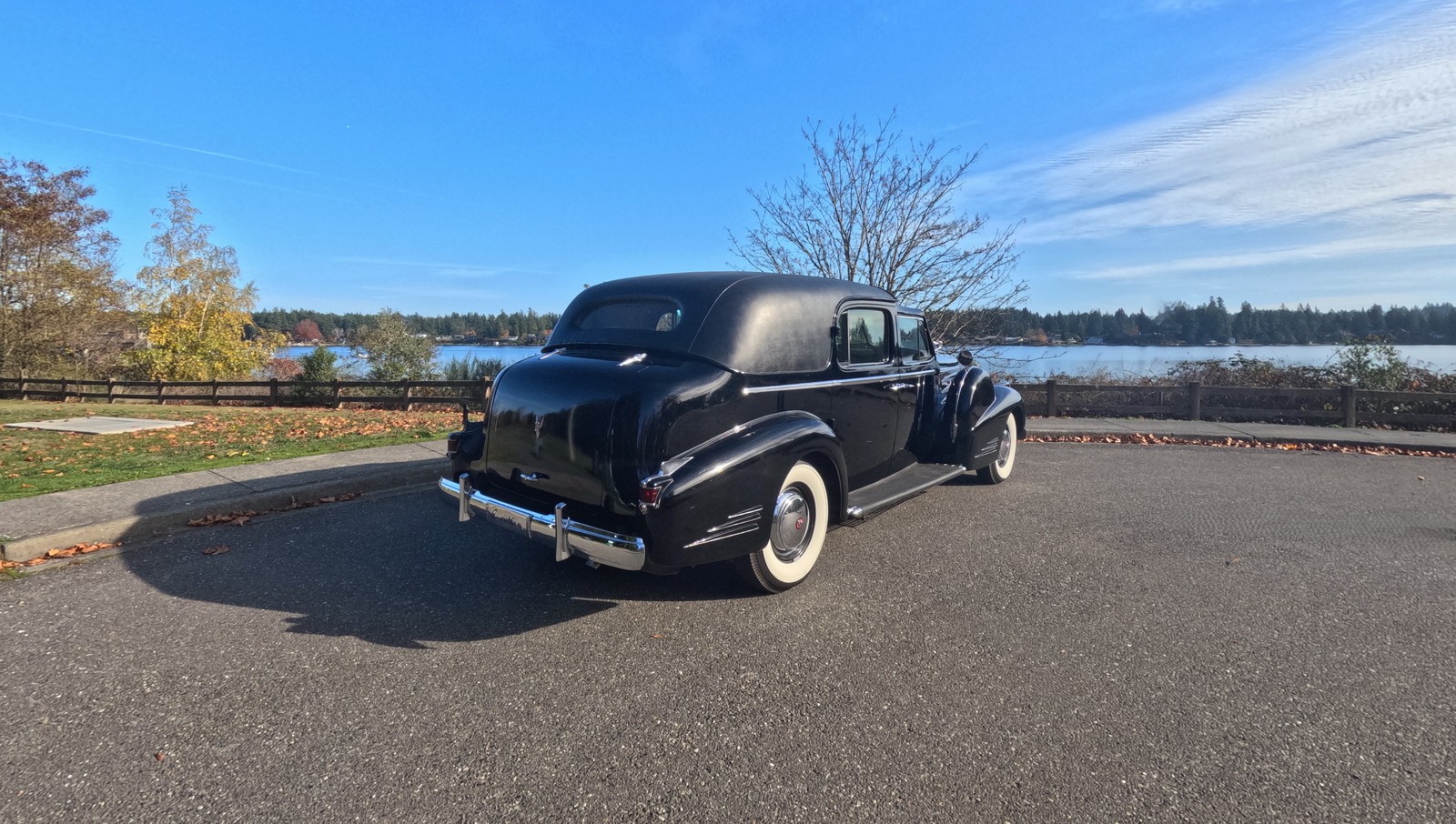 Cadillac-Series-90-1938-Town-Car-8