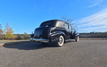 Cadillac-Series-90-1938-Town-Car-9