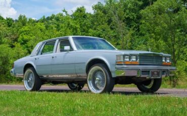 Cadillac-Seville-1977-Sedan-1