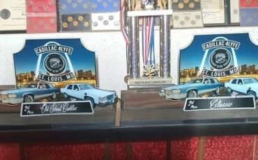 Cadillac-Seville-1977-Sedan-2