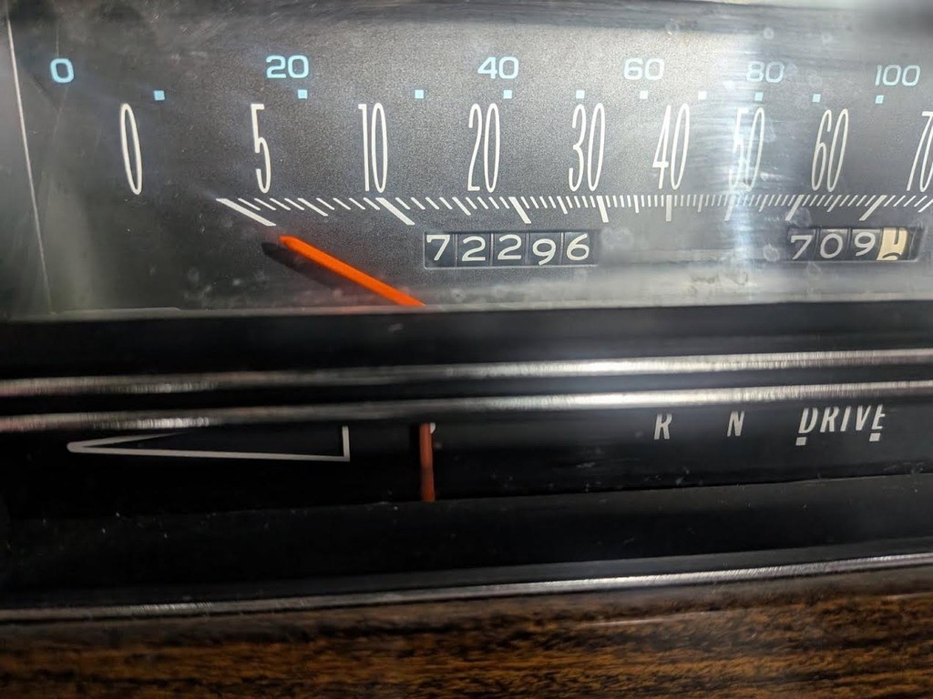 Cadillac-Seville-1977-Sedan-6