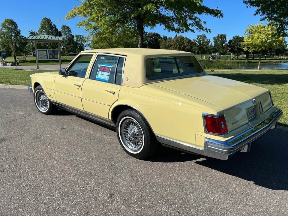 Cadillac-Seville-1978-Sedan-1