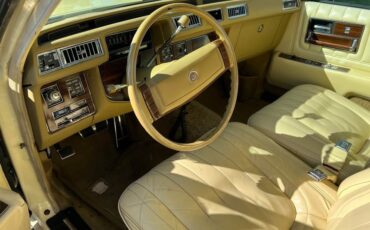 Cadillac-Seville-1978-Sedan-12