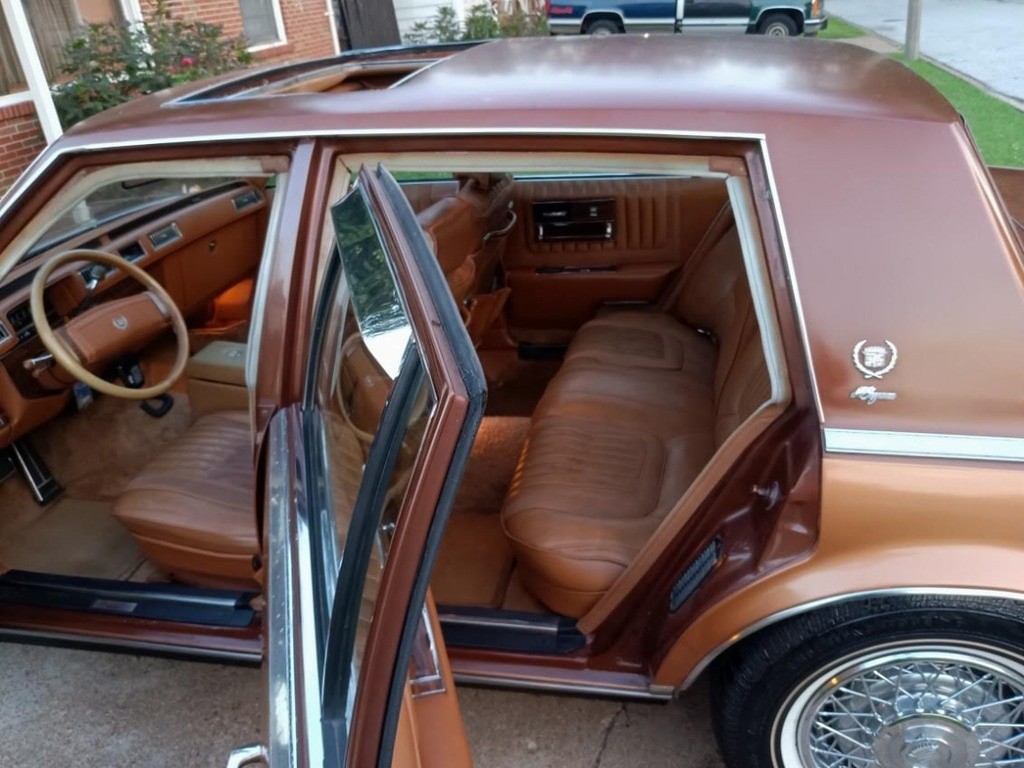 Cadillac-Seville-1978-Sedan-3