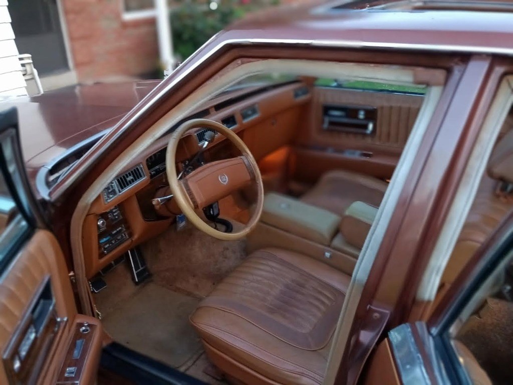 Cadillac-Seville-1978-Sedan-5