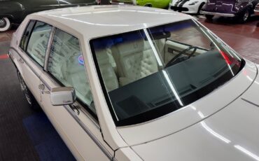Cadillac-Seville-1985-Sedan-11