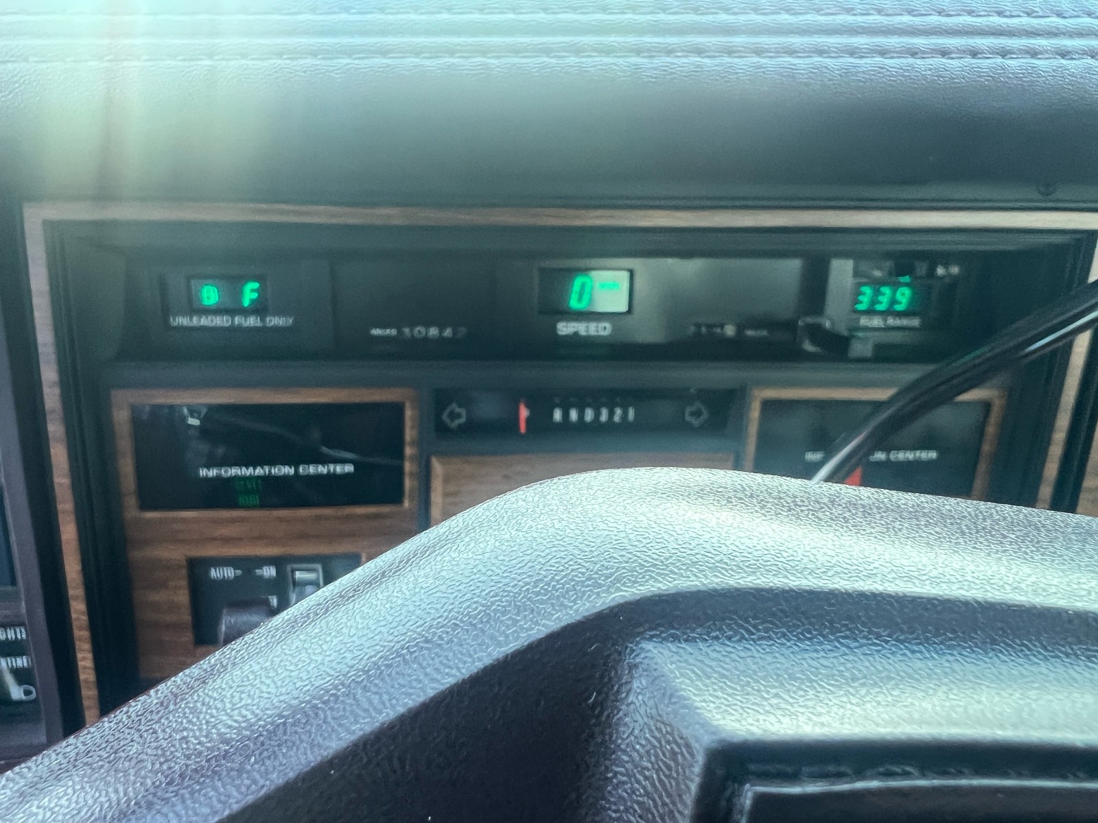 Cadillac-Seville-1985-Sedan-12