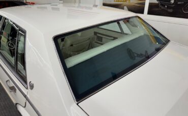 Cadillac-Seville-1985-Sedan-16