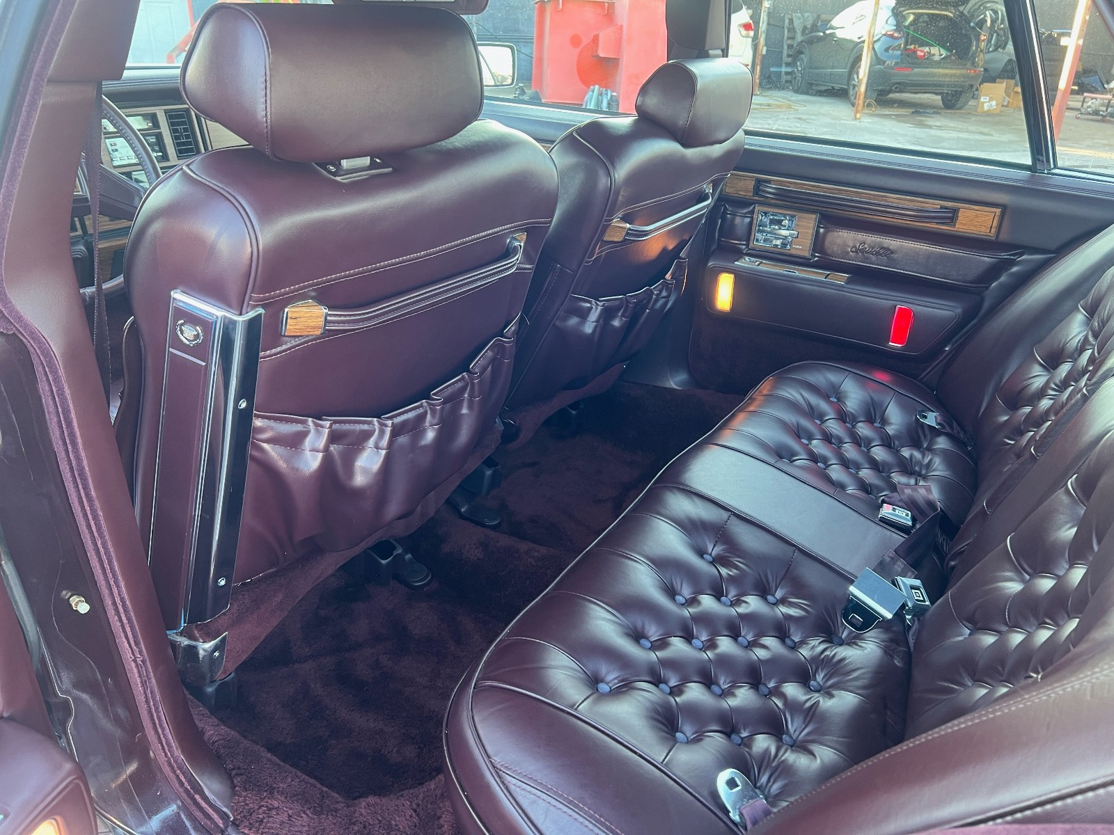 Cadillac-Seville-1985-Sedan-18