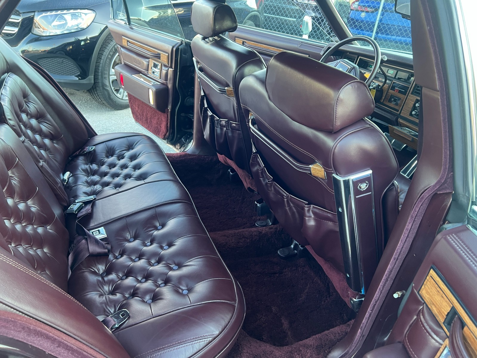 Cadillac-Seville-1985-Sedan-19