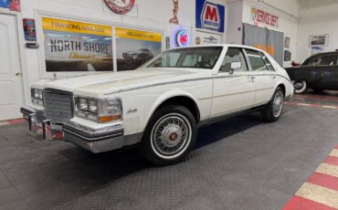 Cadillac-Seville-1985-Sedan-2