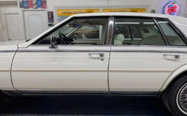 Cadillac-Seville-1985-Sedan-20