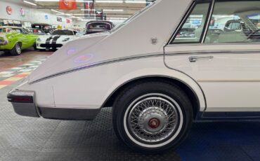 Cadillac-Seville-1985-Sedan-23