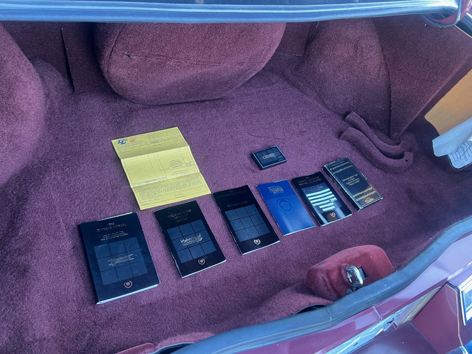 Cadillac-Seville-1985-Sedan-23