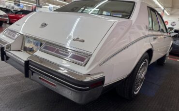 Cadillac-Seville-1985-Sedan-26