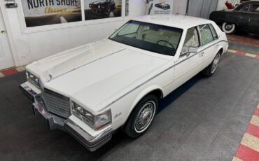 Cadillac-Seville-1985-Sedan-28