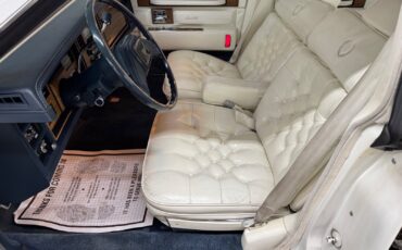 Cadillac-Seville-1985-Sedan-31