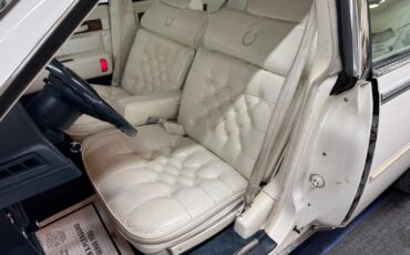 Cadillac-Seville-1985-Sedan-32