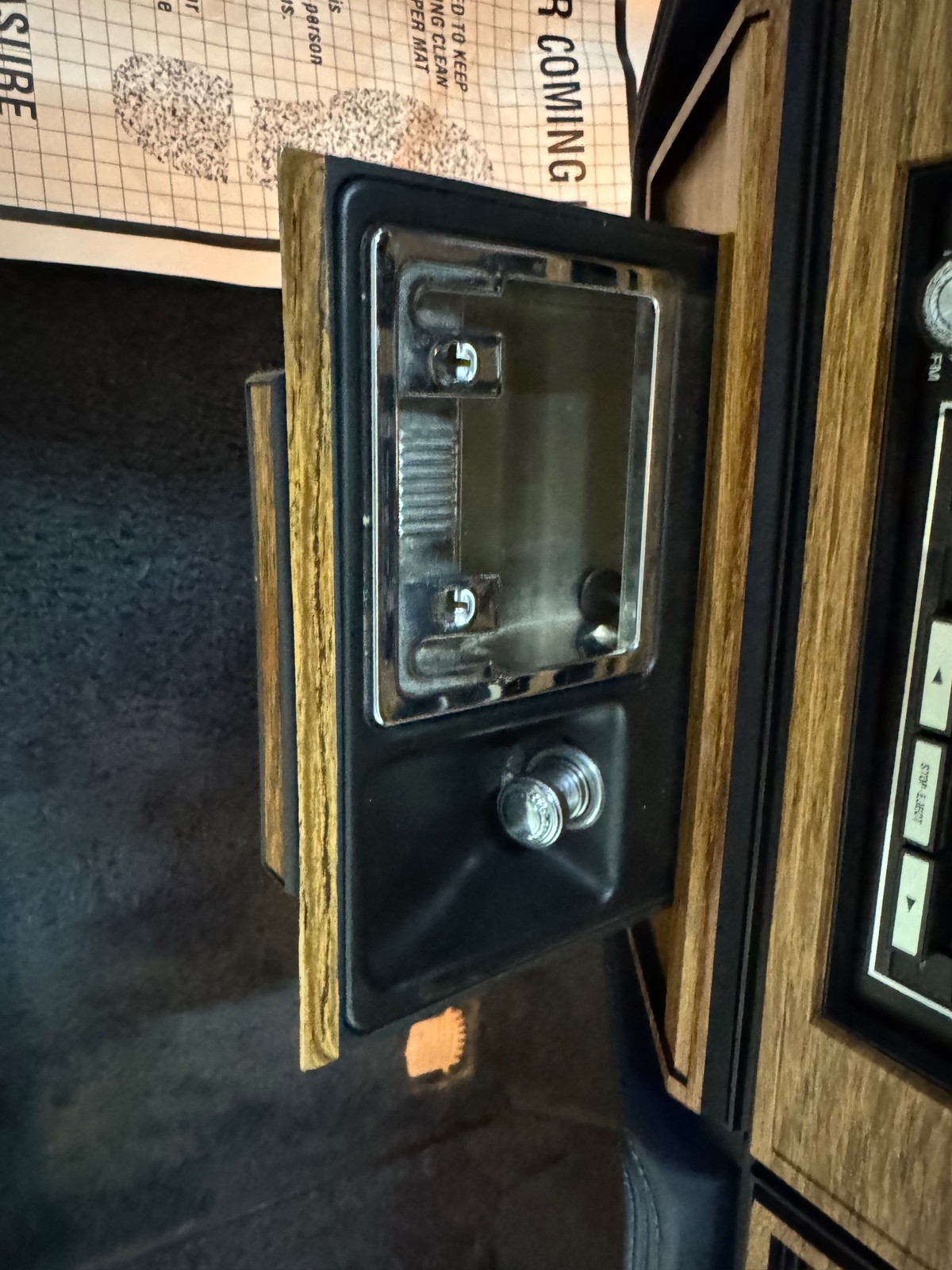 Cadillac-Seville-1985-Sedan-37