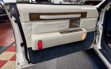 Cadillac-Seville-1985-Sedan-38