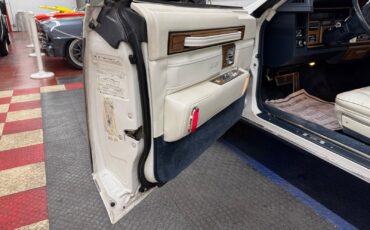 Cadillac-Seville-1985-Sedan-39