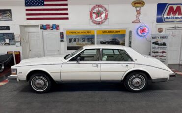 Cadillac-Seville-1985-Sedan-4