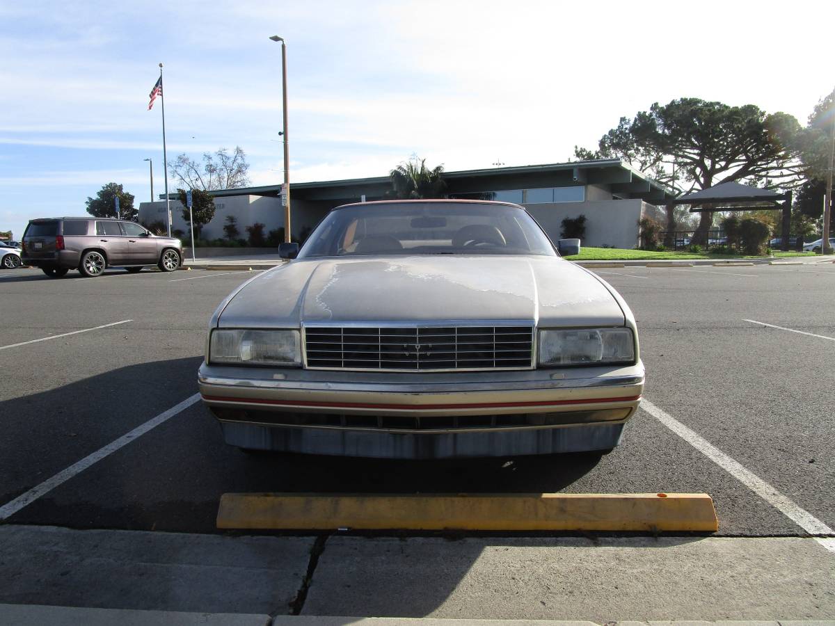Cadillac-allante-1991-1