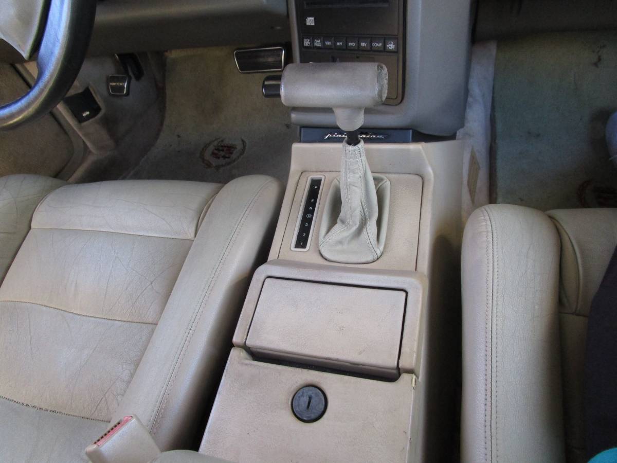 Cadillac-allante-1991-7