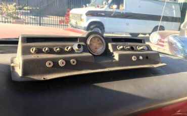 Cadillac-ambulance-1964-red-10