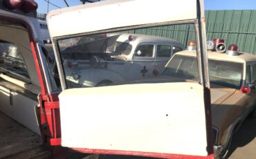 Cadillac-ambulance-1964-red-6