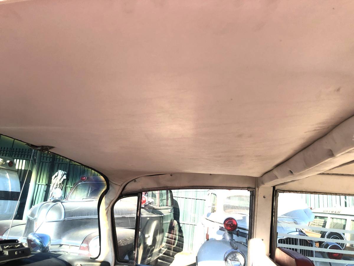 Cadillac-ambulance-1964-red-8