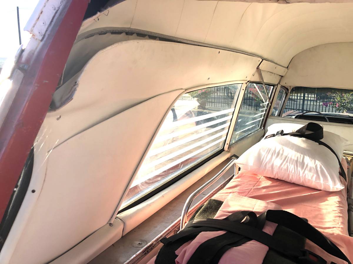 Cadillac-ambulance-1964-red