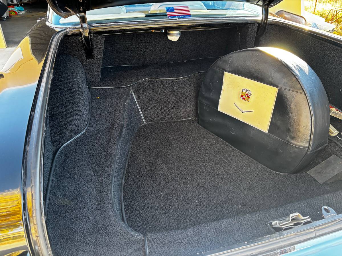 Cadillac-coupe-de-ville-1957-black-2