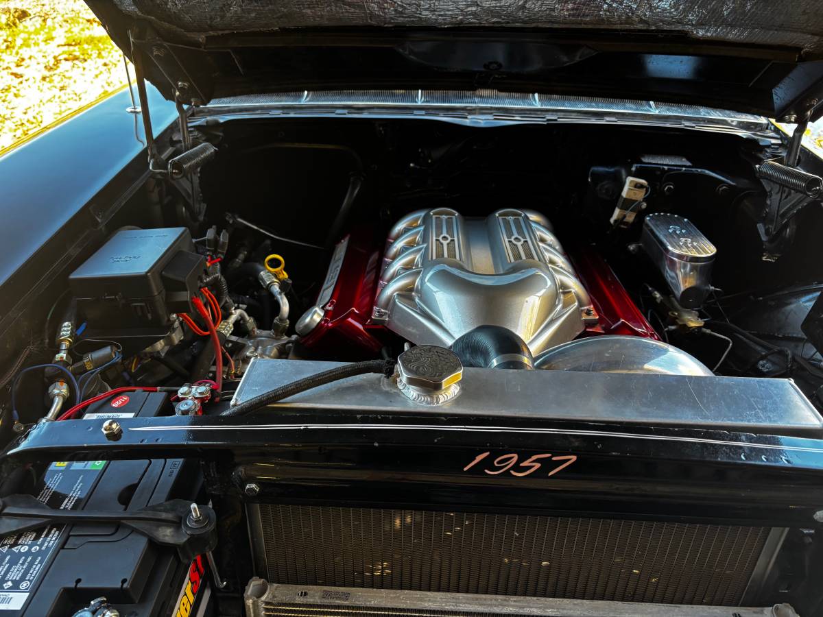 Cadillac-coupe-de-ville-1957-black-5