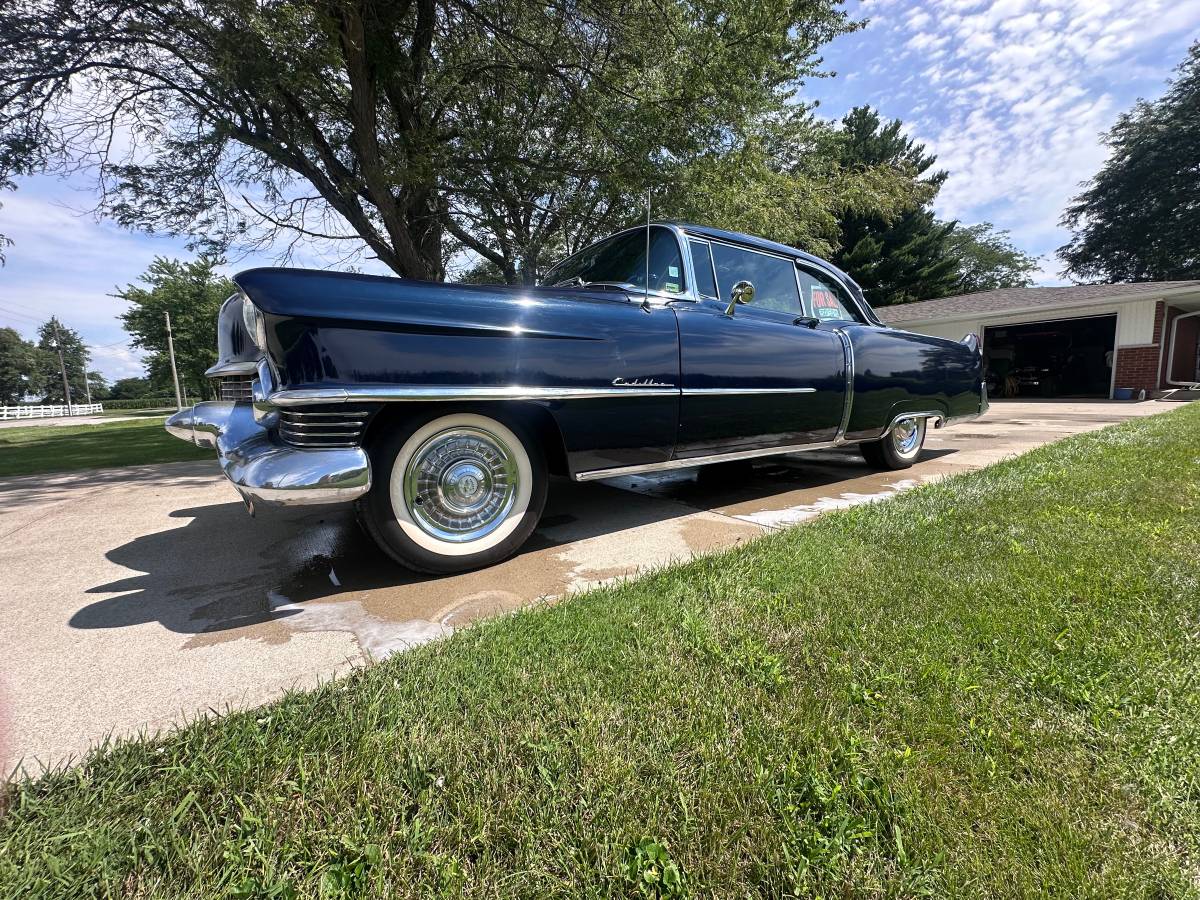 Cadillac-coupe-deville-1954-4