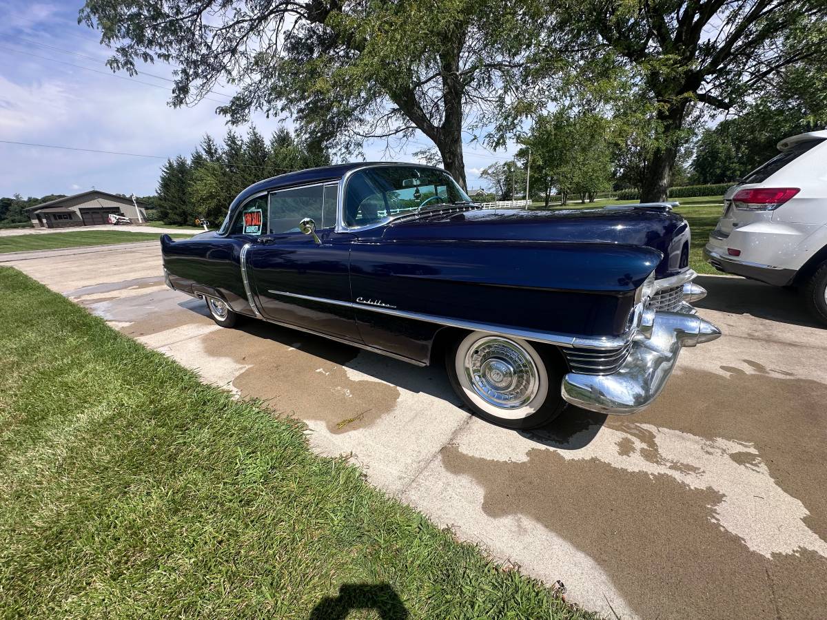 Cadillac-coupe-deville-1954-8