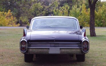 Cadillac-coupe-deville-1960-3