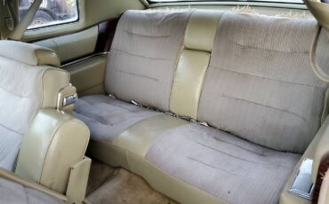 Cadillac-coupe-deville-1976-1