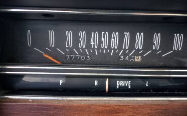 Cadillac-coupe-deville-1976-17