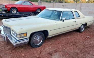 Cadillac-coupe-deville-1976
