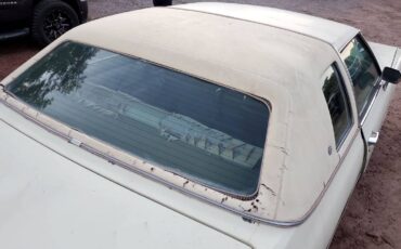 Cadillac-coupe-deville-1976-19