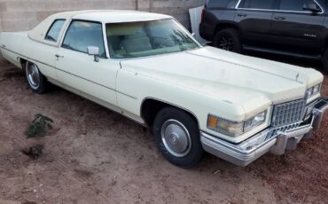 Cadillac-coupe-deville-1976-2