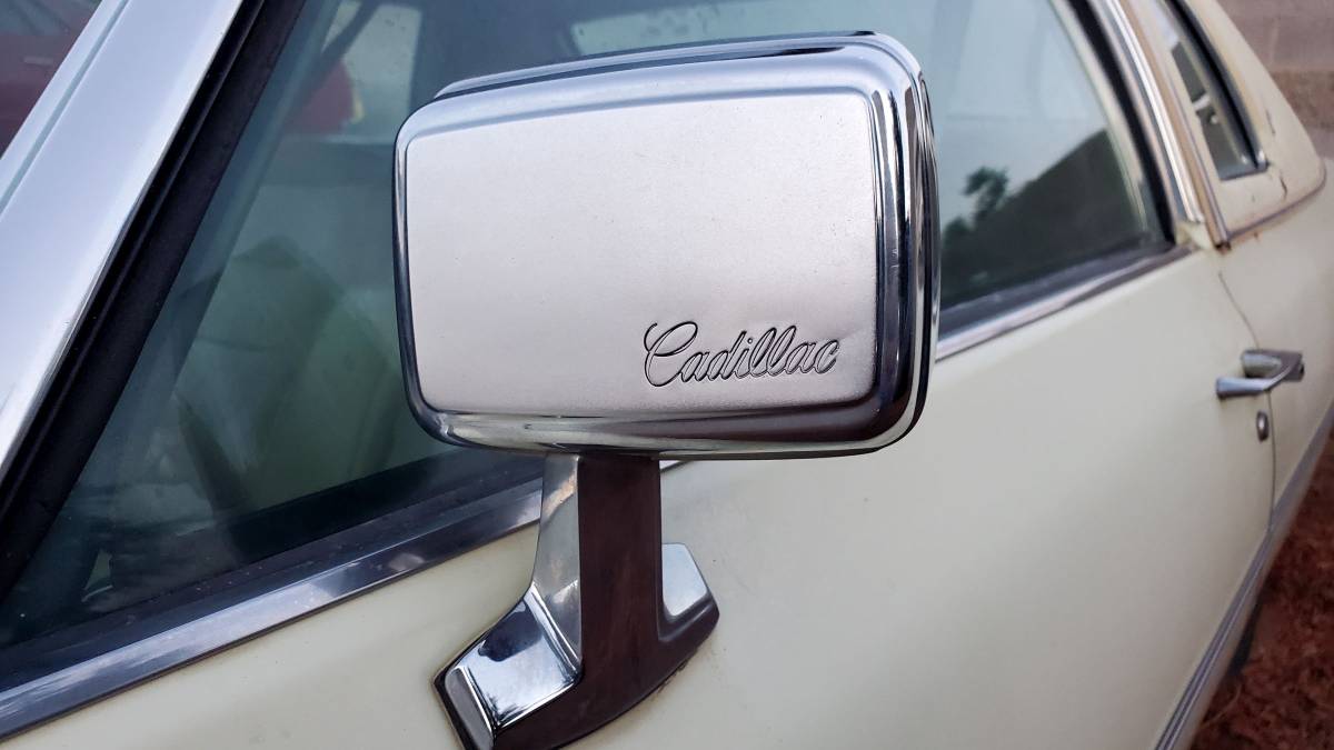 Cadillac-coupe-deville-1976-20